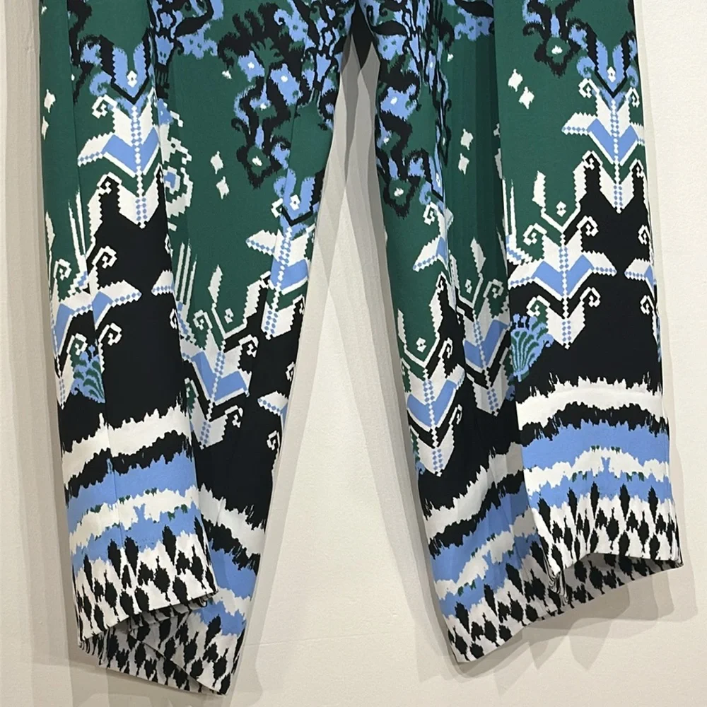 Chicos Ikat Wide Leg Soft Crops - Picture 9 of 13